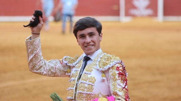 Toros en Córdoba | Oreja para González Écija y Marcos Linares en el último festejo de la feria