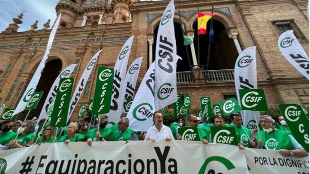 Empleados públicos protestan en Andalucía por su pérdida de poder adquisitivo