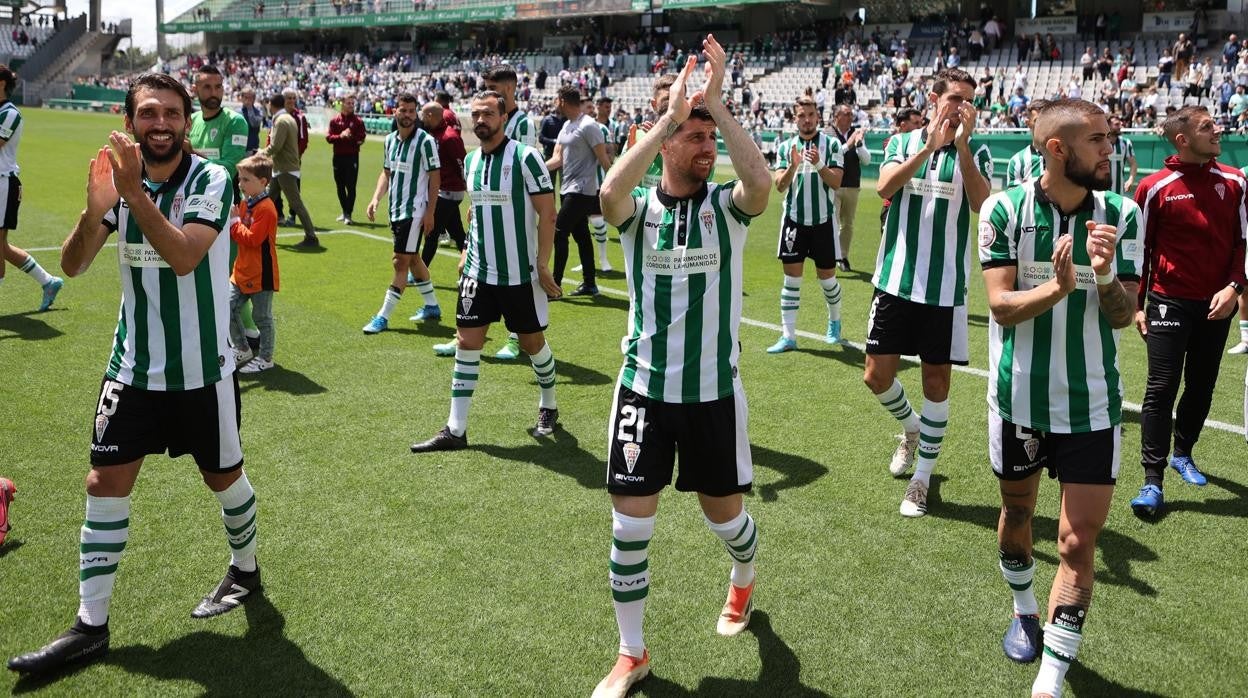 Los centrocampista del Córdoba CF Álex Bernal y Javi Flores que seguirán en el club