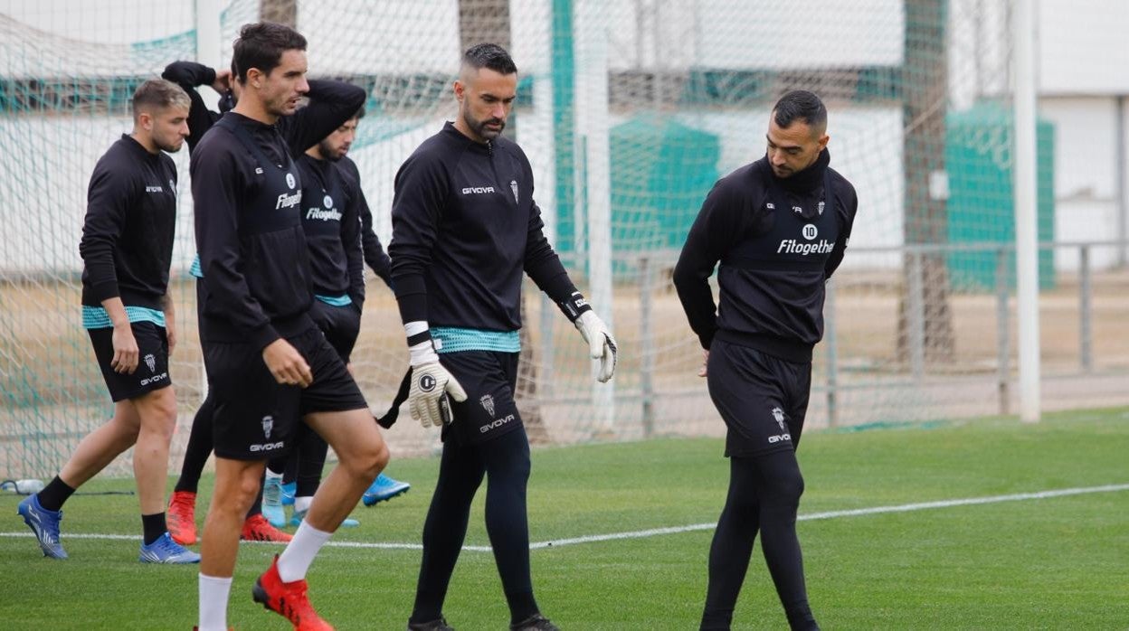 Felipe Ramos entrena junto a sus compañeros en la ciudad deportiva