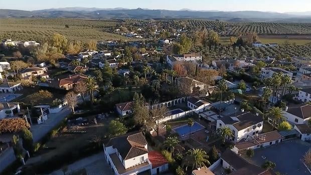 El Ayuntamiento de Lucena intenta una salida de urgencia para las casas de Campo de Aras