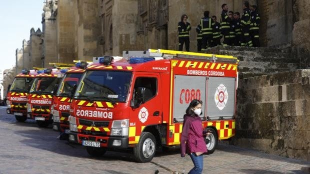 Los bomberos de Córdoba llevan al juzgado que se les prohíba impartir clases