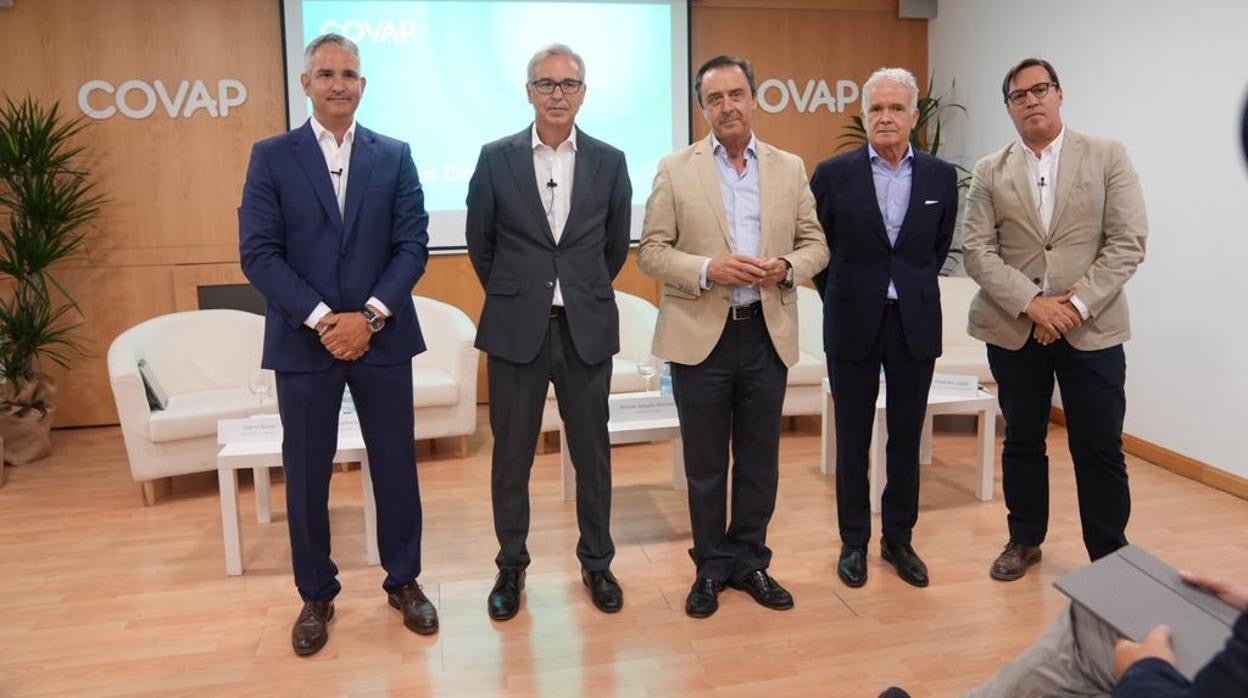 El presidente de Covap, su consejero delegado y representantes de las empresas participantes en el proyecto