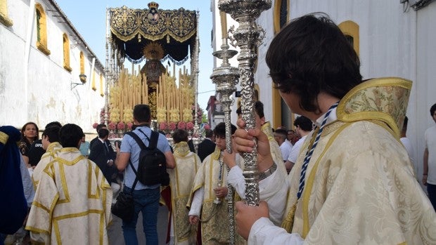 La Estrella regresa a su sede bajo palio tras culminar la misión en el colegio Mundo Nuevo