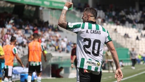 Córdoba CF | Casas, el referente del presente y el futuro tras su renovación