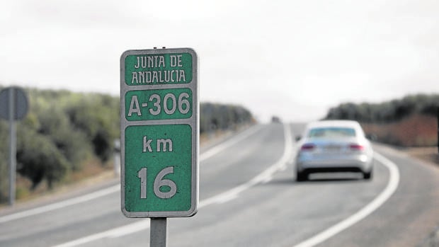 El arreglo de un tramo de la A-306 rompe la unidad de los alcaldes que reivindican la autovía Córdoba-Jaén