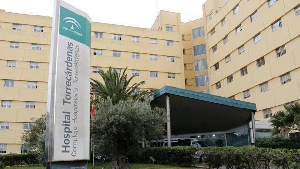 Cuatro detenidos en Almería por agredir a dos vigilantes de seguridad de un hospital