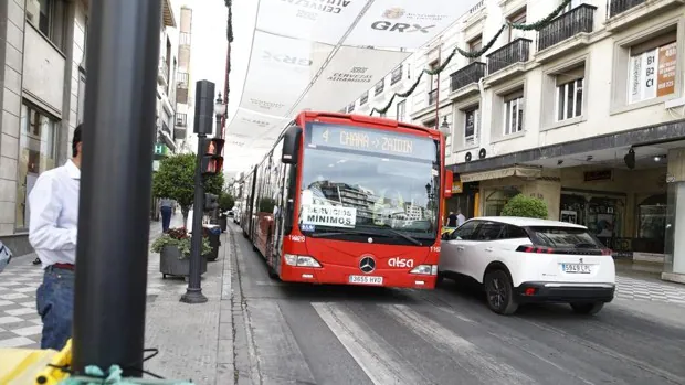 Desconvocada la huelga de autobuses en Granada en pleno Corpus tras un preacuerdo con la empresa