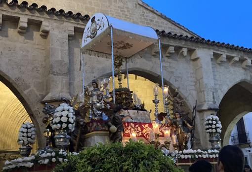 La procesión del Corpus de Ánimas, poco después de salir de San Lorenzo