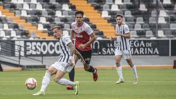 Calma en el Córdoba CF con Isi Gómez: o viene el jugador o cobrará si se marcha a otro club