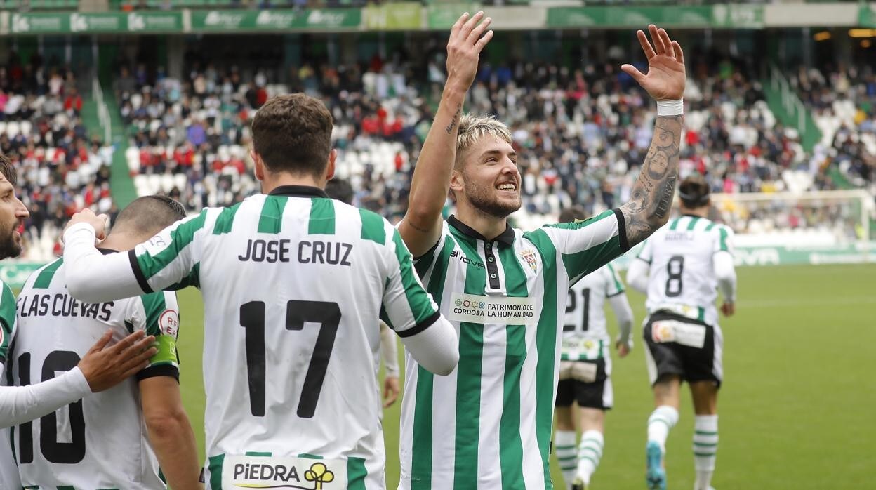 El cordobés Antonio Casas celebra un gol con el logo de 'Córdoba Patrimonio de la Humanidad'