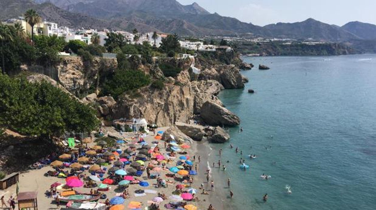 Playa desde el Balcón de Europa