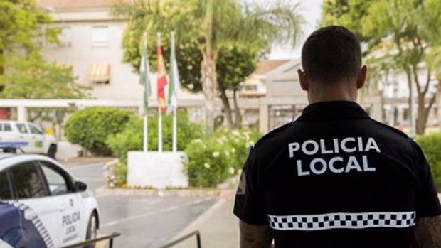 Detenido en Torremolinos por agredir a su pareja y ésta, por ponerse violenta con la Policía