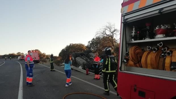 Accidente Córdoba| Muere un camionero al volcar su vehículo en la N-502 a su paso por Pozoblanco