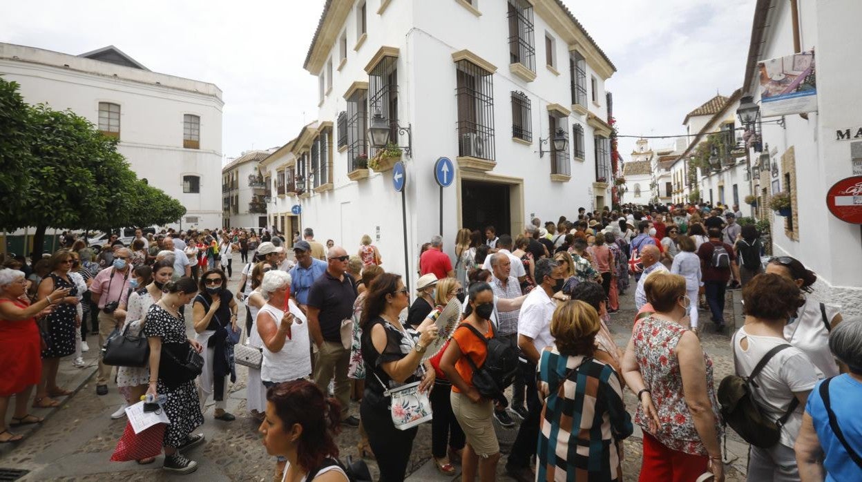 Ambiente en San Basilio para acceder a sus patios en la última edición de esta fiesta