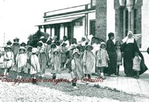 Niños en San Carlos en la primera mitad del siglo XX