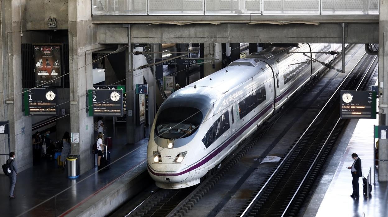 Tren en la estacion de Córdoba