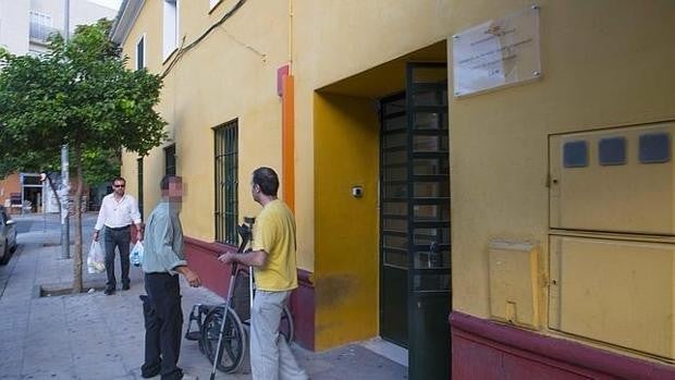 Las plazas para indigentes, mujeres maltratadas y mayores, déficit en Andalucía