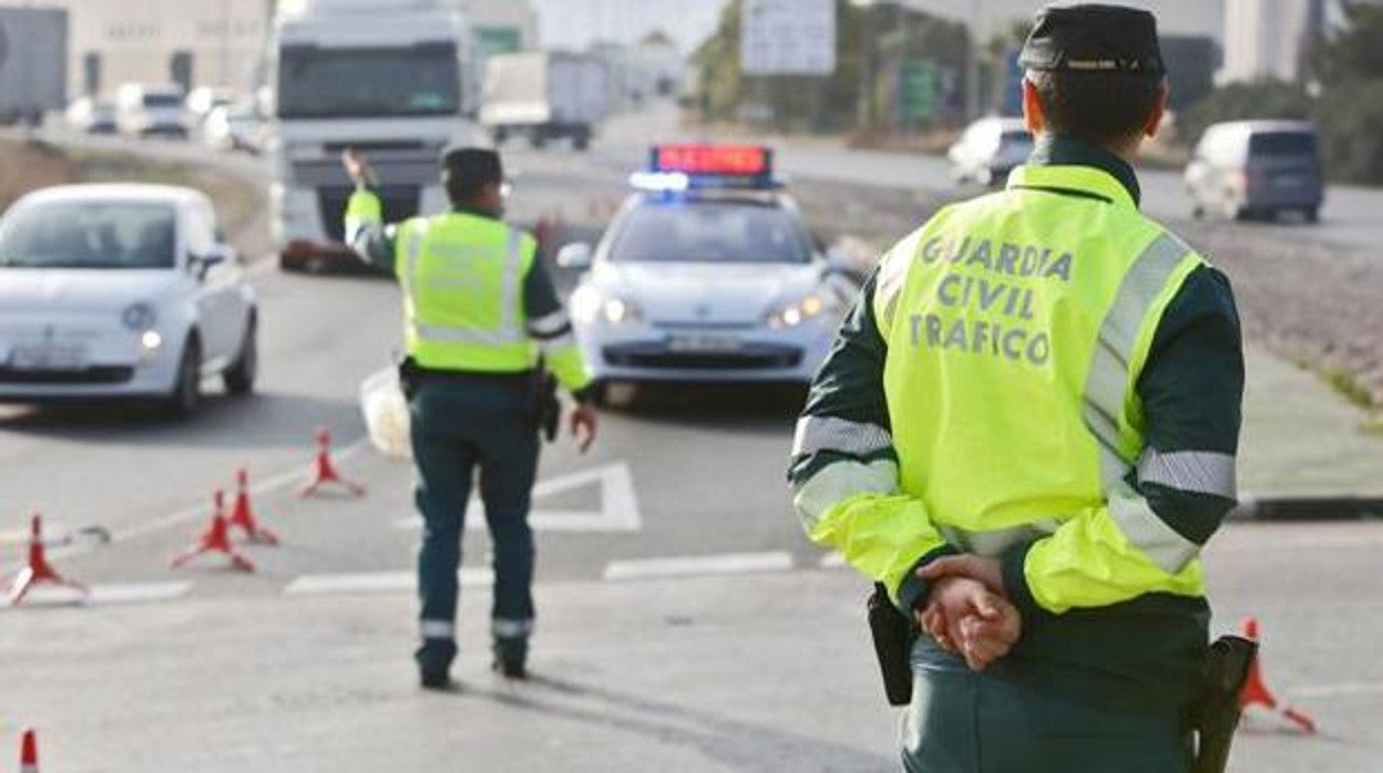 Agentes de la Guardia Civil de Tráfico