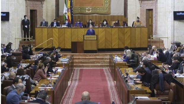 La negociación del órgano de Gobierno del Parlamento de Andalucía inicia la legislatura de la mayoría absoluta