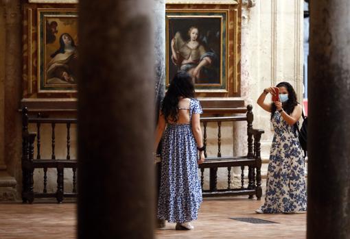 Turistas se toman una foto