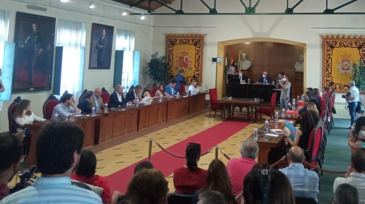 Pleno de la moción de censura en el Ayuntamiento de Linares