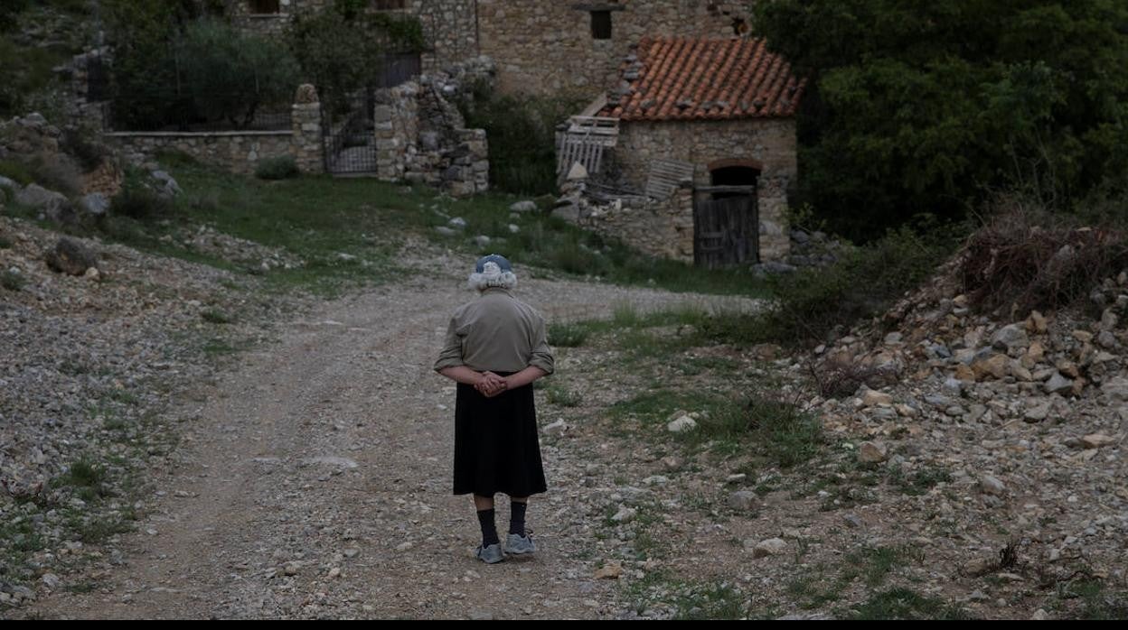 Imagen de un pueblo español de menos de 200 habitantes.