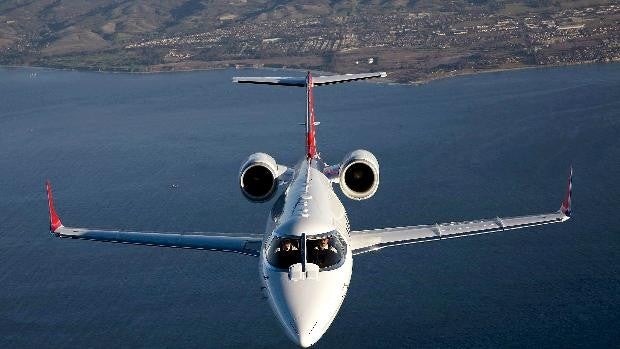 17 minutos de vuelo, una tonelada de CO2: la huella de los jets privados