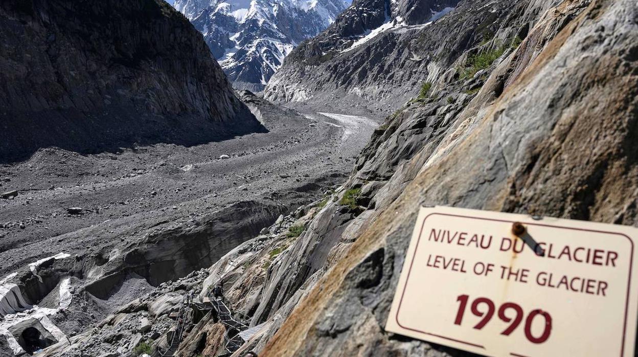 El deshielo avanza en el glaciar de «La Mer de Glace», cerca de Chamonix (Francia).