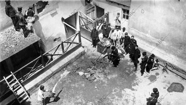 Descubrimiento de los restos de la víctima del «Crimen del capitán Sánchez», Rodrigo García Jalón, en el picadero de la Escuela de la Guerra