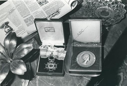 La cruz de Isabel la Católica y la distinción de Filipinas