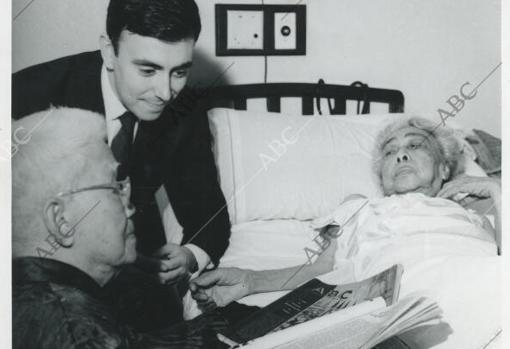 Luis María Anson, con Aguinaldo y su esposa en su casa