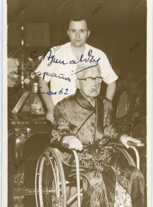 Una fotografía que Aguinaldo, ya en silla de ruedas, dedicó a España