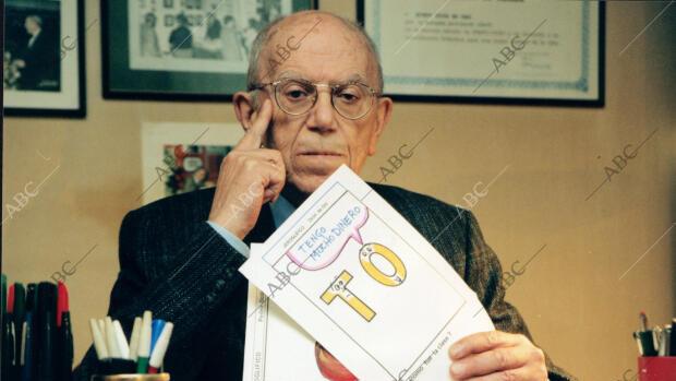 Pedro Ocón en su despacho en 1998