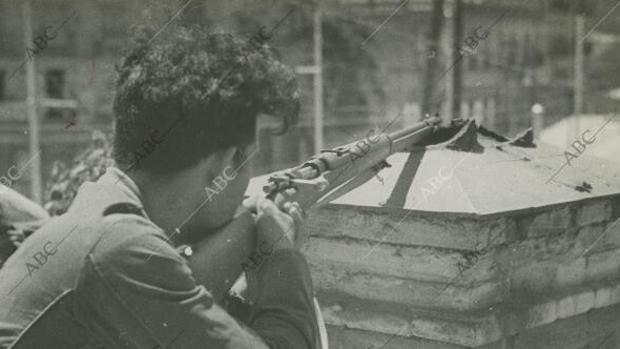 Las notas oficiales que se radiaron el 18 de julio de 1936: «Se ha frustrado un nuevo intento criminal contra la República»