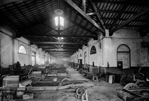 Sala de montaje de chasis de turismos en la fábrica Hispano-Suiza