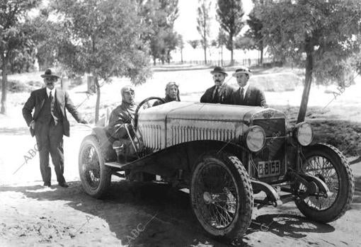 Récord de Bilbao a Madrid en cinco horas y 21 minutos con un coche «Hispano-Suiza»