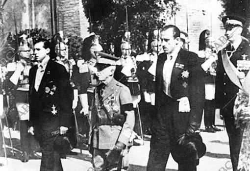 Don Juan y don Jaime de Borbón y el Rey Víctor Manuel III