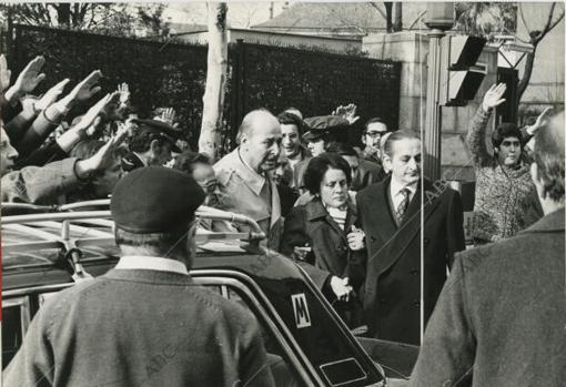 Salida del funeral celebrado en la Iglesia de San Francisco de Borja