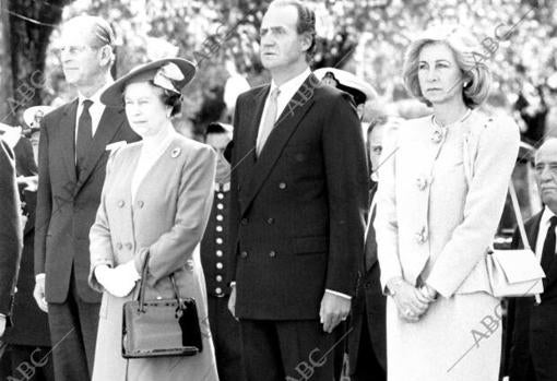Isabel II, en el Palacio del Pardo.