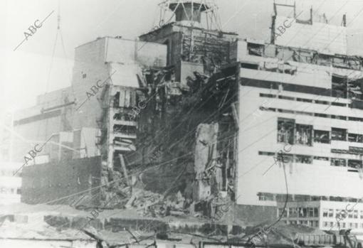 La central nuclear de Chernobyl tras el accidente
