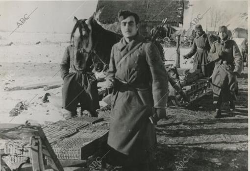 Un destacamento de la División Azul abasteciendo de munición