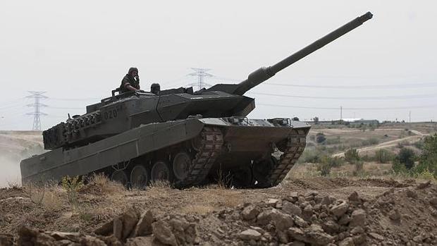 Base del Goloso. Brigada de Infanteria Guadarrama XII. Un carro de combate Leopardo 2E