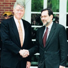 Bill Clinton saludando a Javier Solana.