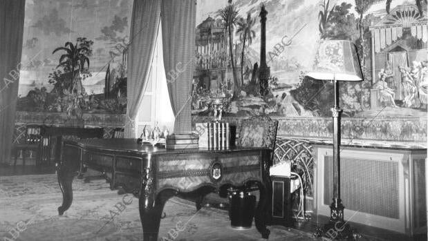 Mesa perteneciente a Isabel II que hoy se usa en el despacho del presidente del Gobierno.