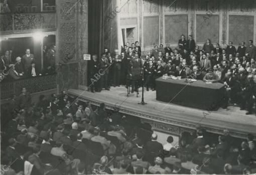 Acto fundacional de la Falange Española, celebrado en el Teatro de la Comedia