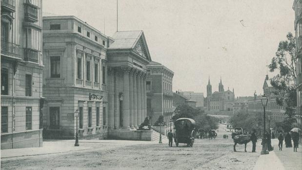 Un establo, una iglesia, un teatro cómico: las sedes que no conoces del Congreso en 200 años de historia