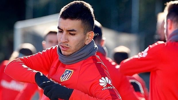 Correa apunta a titular