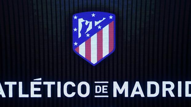 El diseñador del nuevo escudo se defiende de las críticas