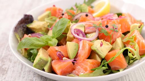 Ensalada de salmón marinado